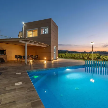 Villa Ariella With Sea View