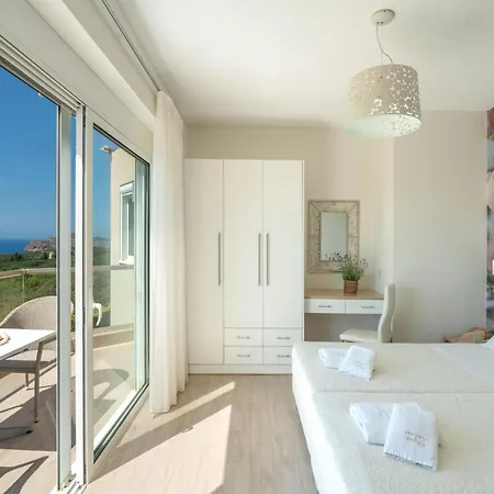 Ariella With Sea View Villa *