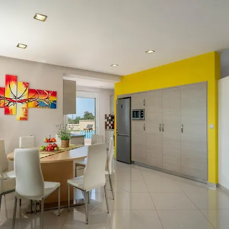 Villa Ariella With Sea View Ajía Marína
